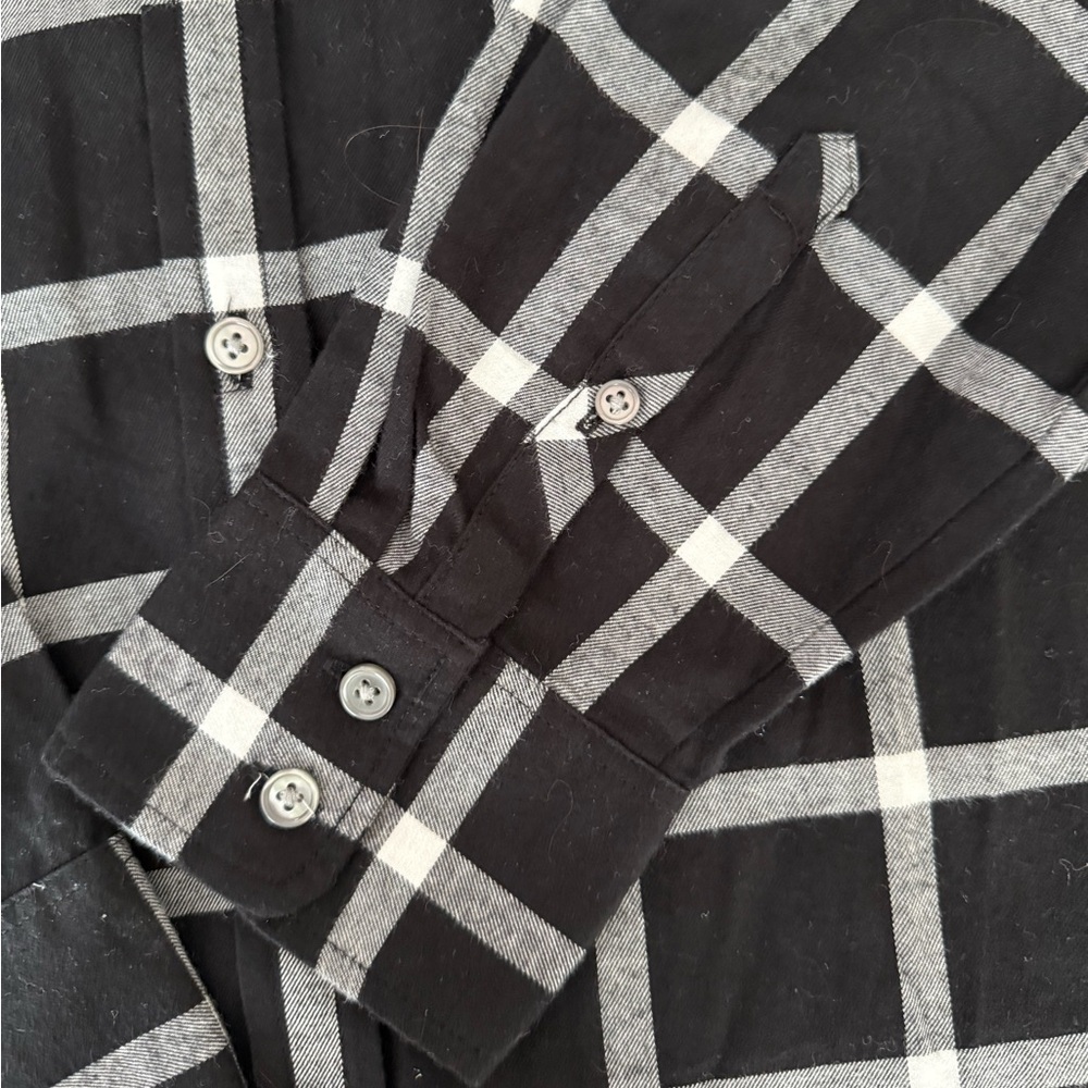 Women’s J.Crew Black and White Flannel Button Down Shirt - Picture 4 of 5